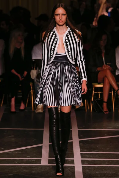 Look 33